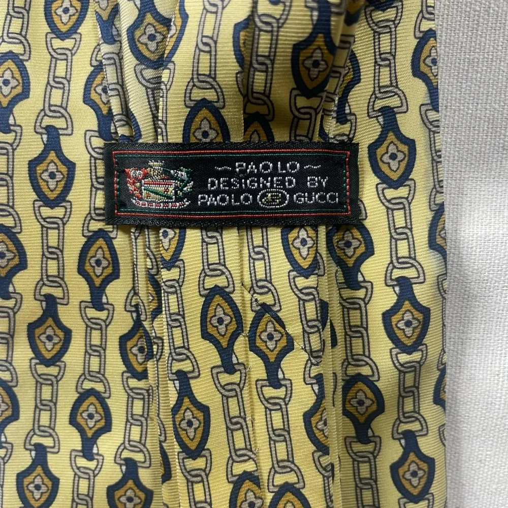 Gucci Yellow Silk Tie with Navy Chain Motif